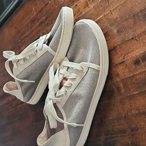 OluKai Pehuea Convertible Mule Sneakers